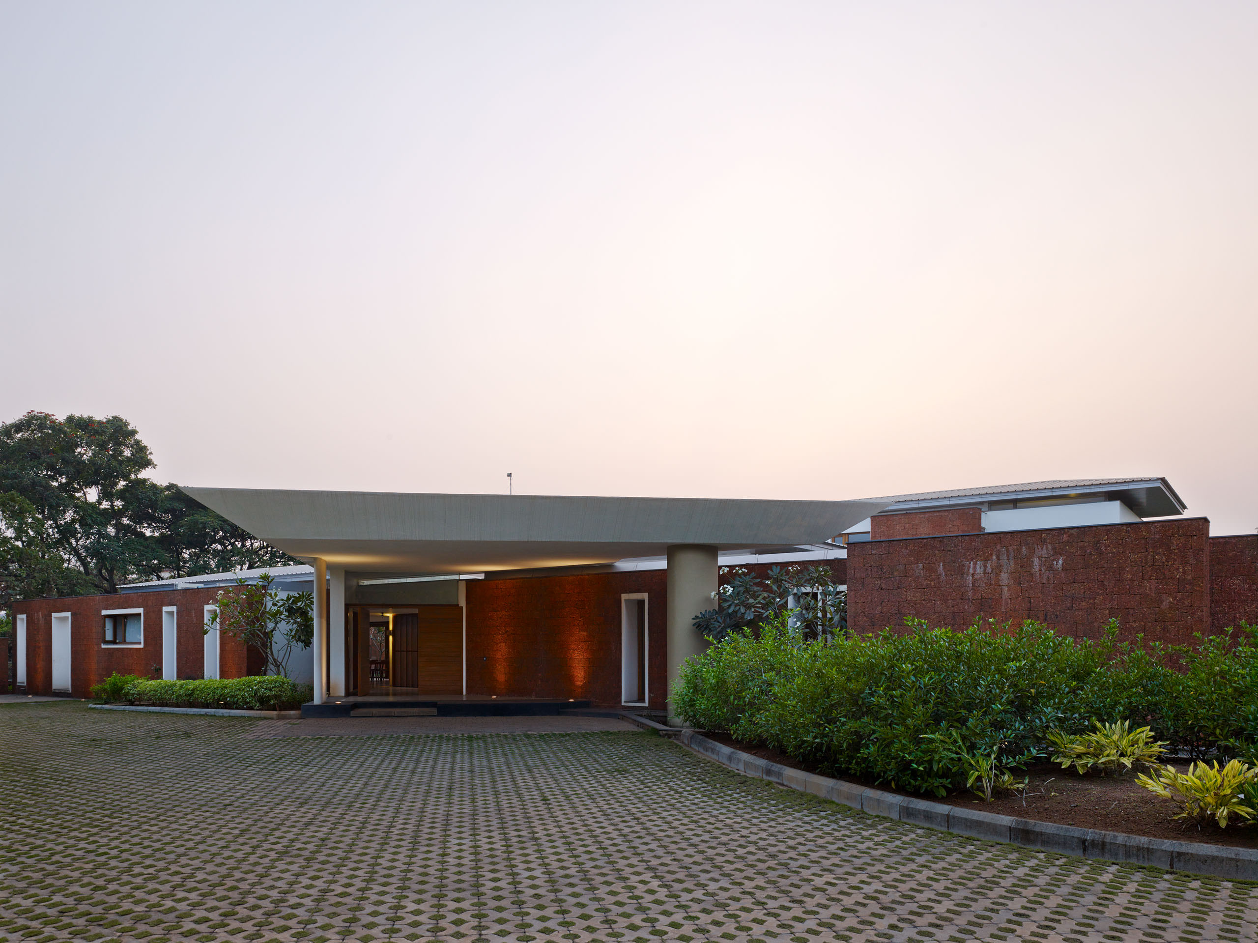 E13430 ALPA 036761 j2560